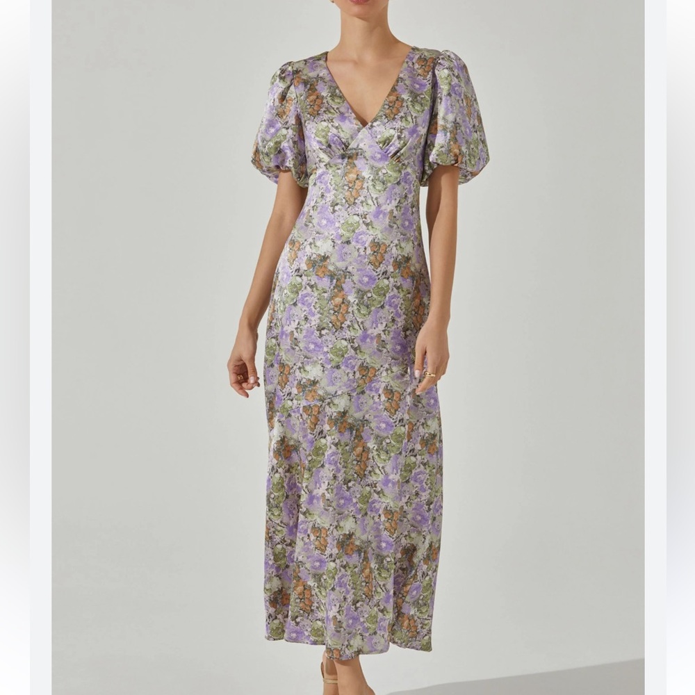 Astr the label Lavender Floral Midi Dress